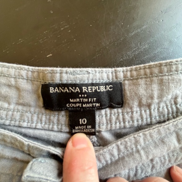 Banana Republic Martin Fit cropped pants in grey, size 10. 48% cotton, 55% linen - Picture 4 of 7